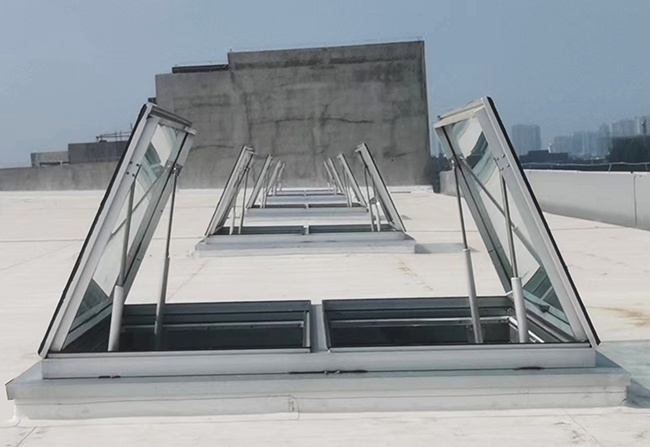 工程快讯——郑州中原印刷电动排烟窗工程完工